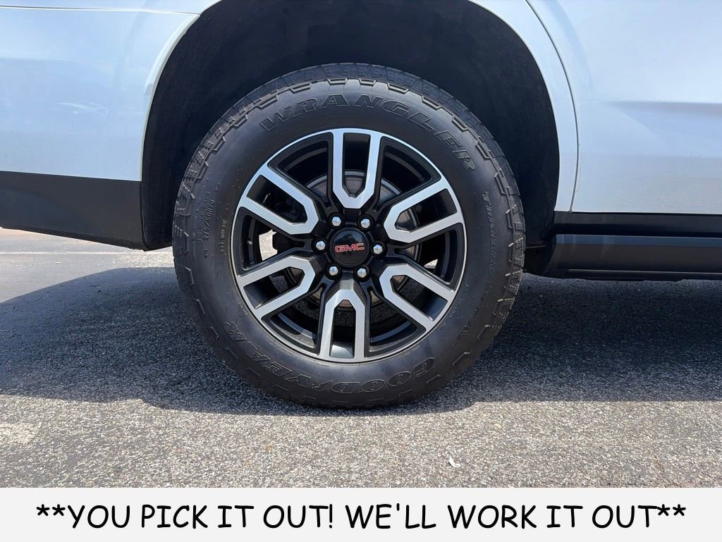 Used 2023 GMC Yukon AT4 w/ Technology Package AWD/4WD image 7