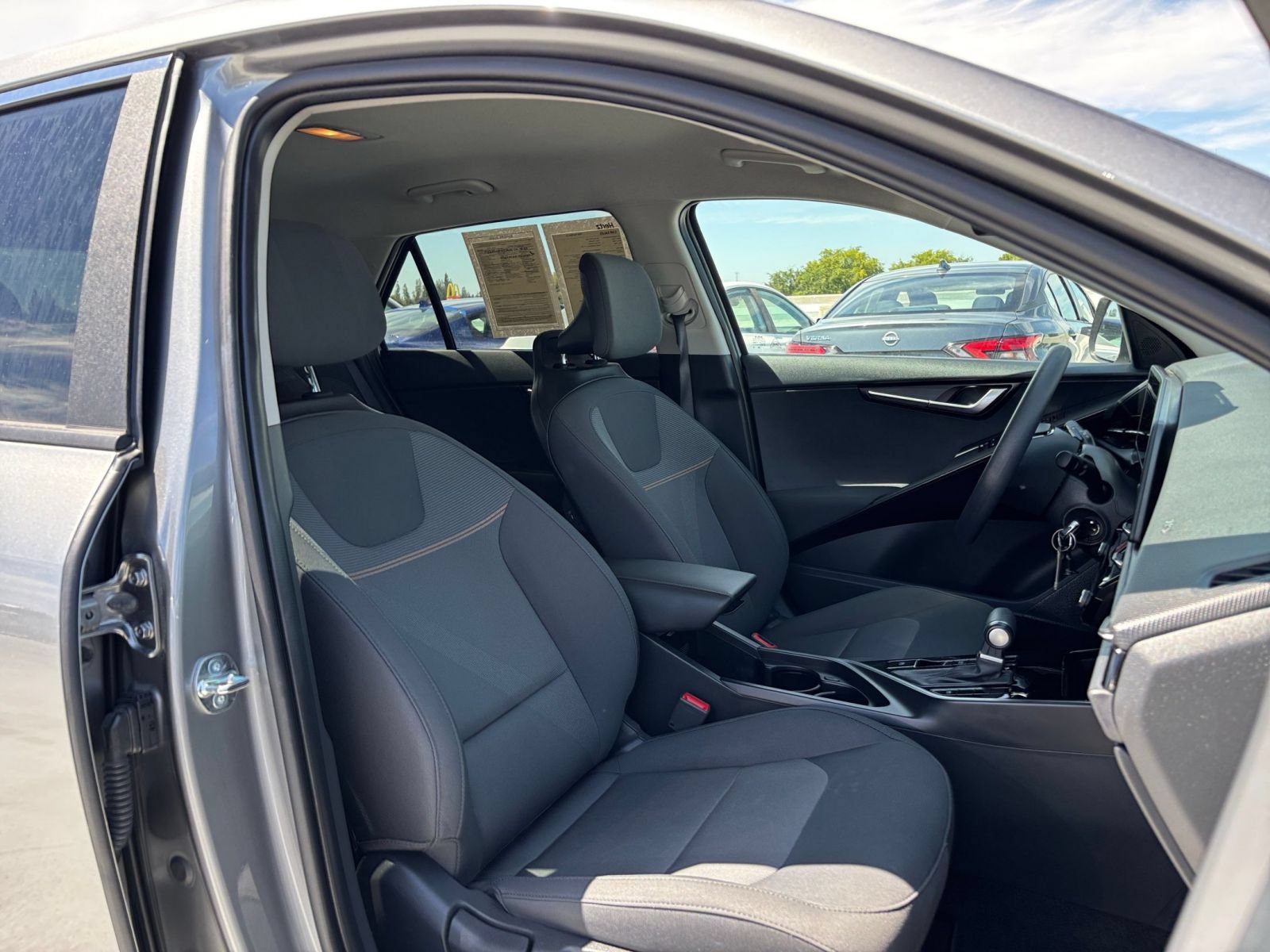 Used 2026 Kia Niro LX FWD image 33