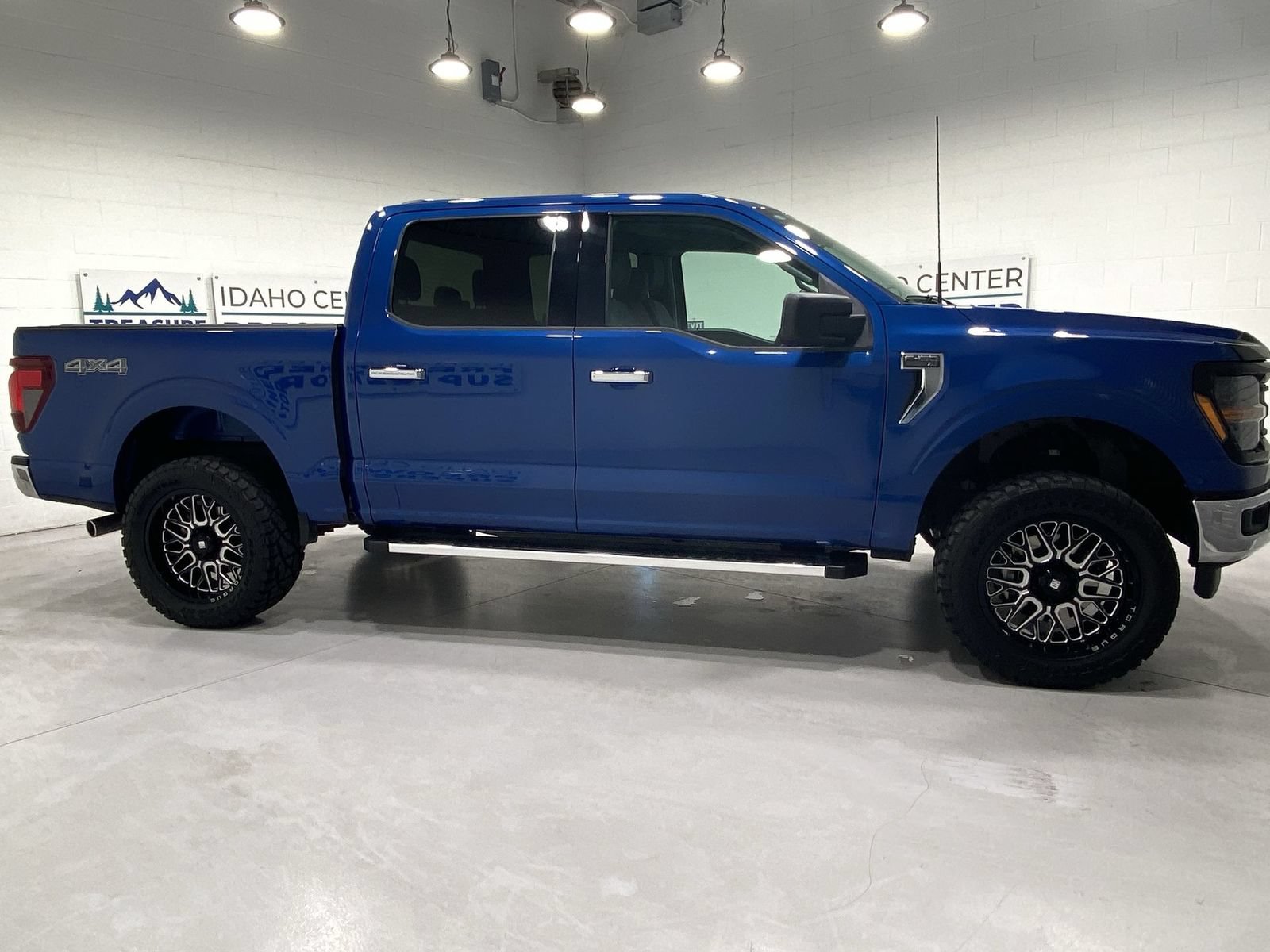 Used 2025 Ford F150 XLT w/ Equipment Group 301A Standard AWD/4WD image 9