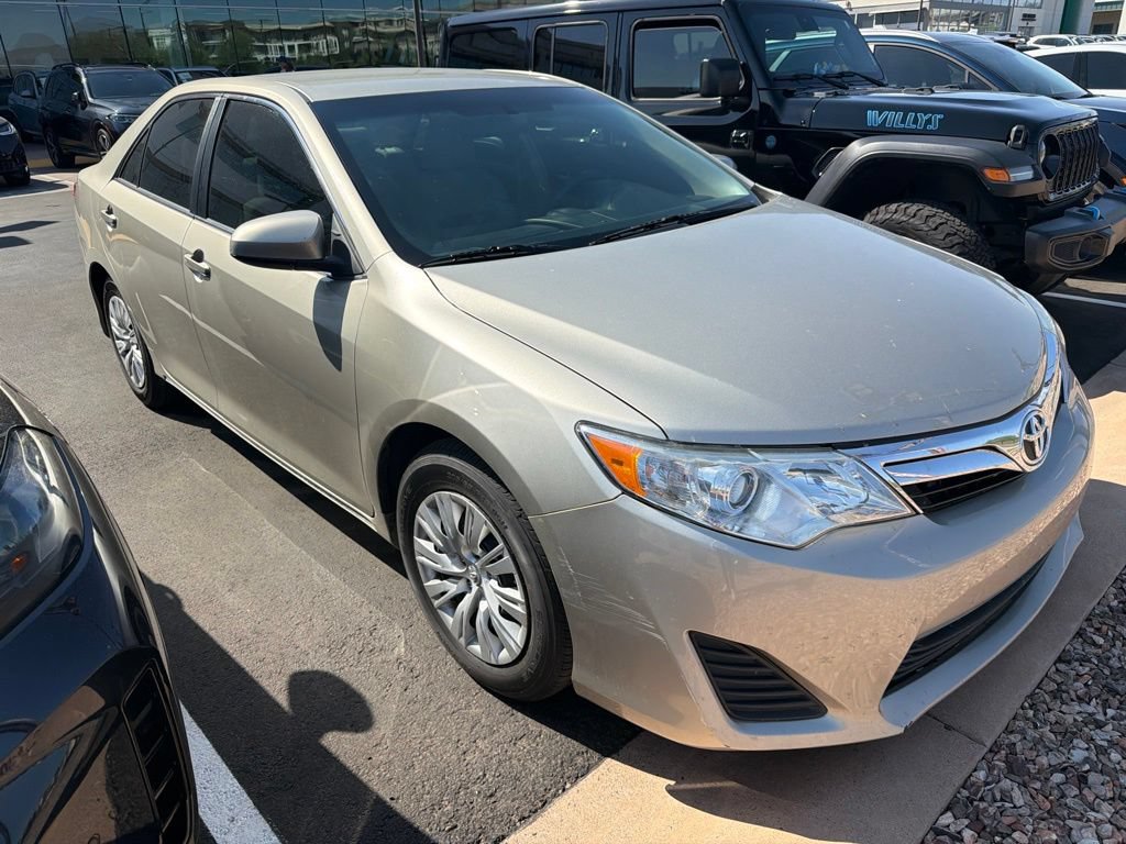 Used 2014 Toyota Camry LE FWD image 3