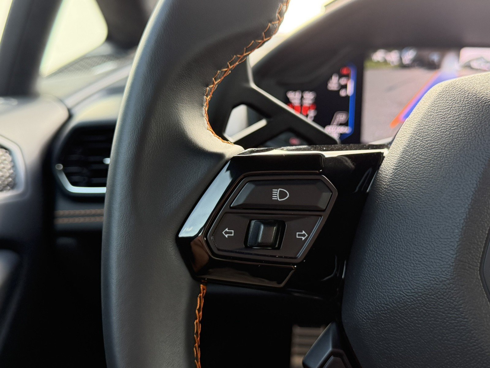 Used 2022 Lamborghini Huracan EVO RWD image 22