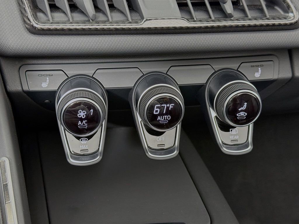 Used 2020 Audi R8 V10 w/ Carbon Exterior Package image 17