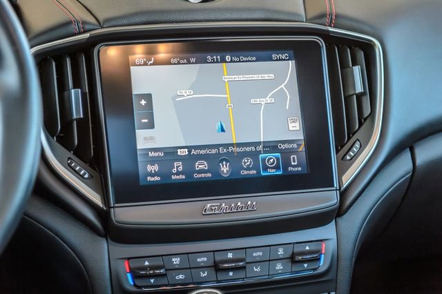 Used 2019 Maserati Ghibli S image 31
