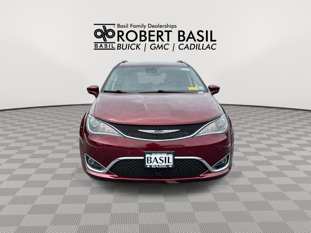 Used 2019 Chrysler Pacifica Touring-L w/ Advanced Safetytec Group FWD image 3