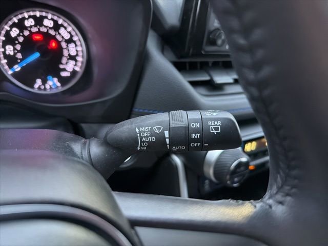 Used 2022 Toyota RAV4 SE image 39