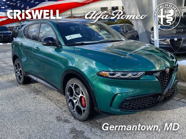 New 2025 Alfa Romeo Tonale w/ Premium Package
