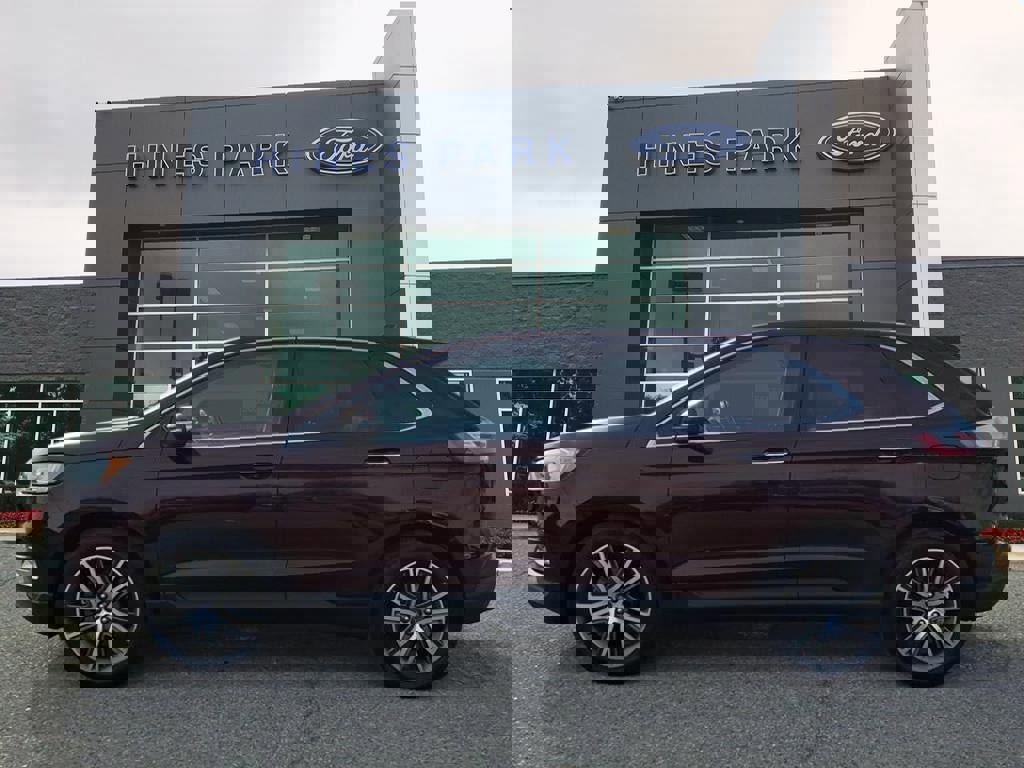 Used 2020 Ford Edge Titanium image 4