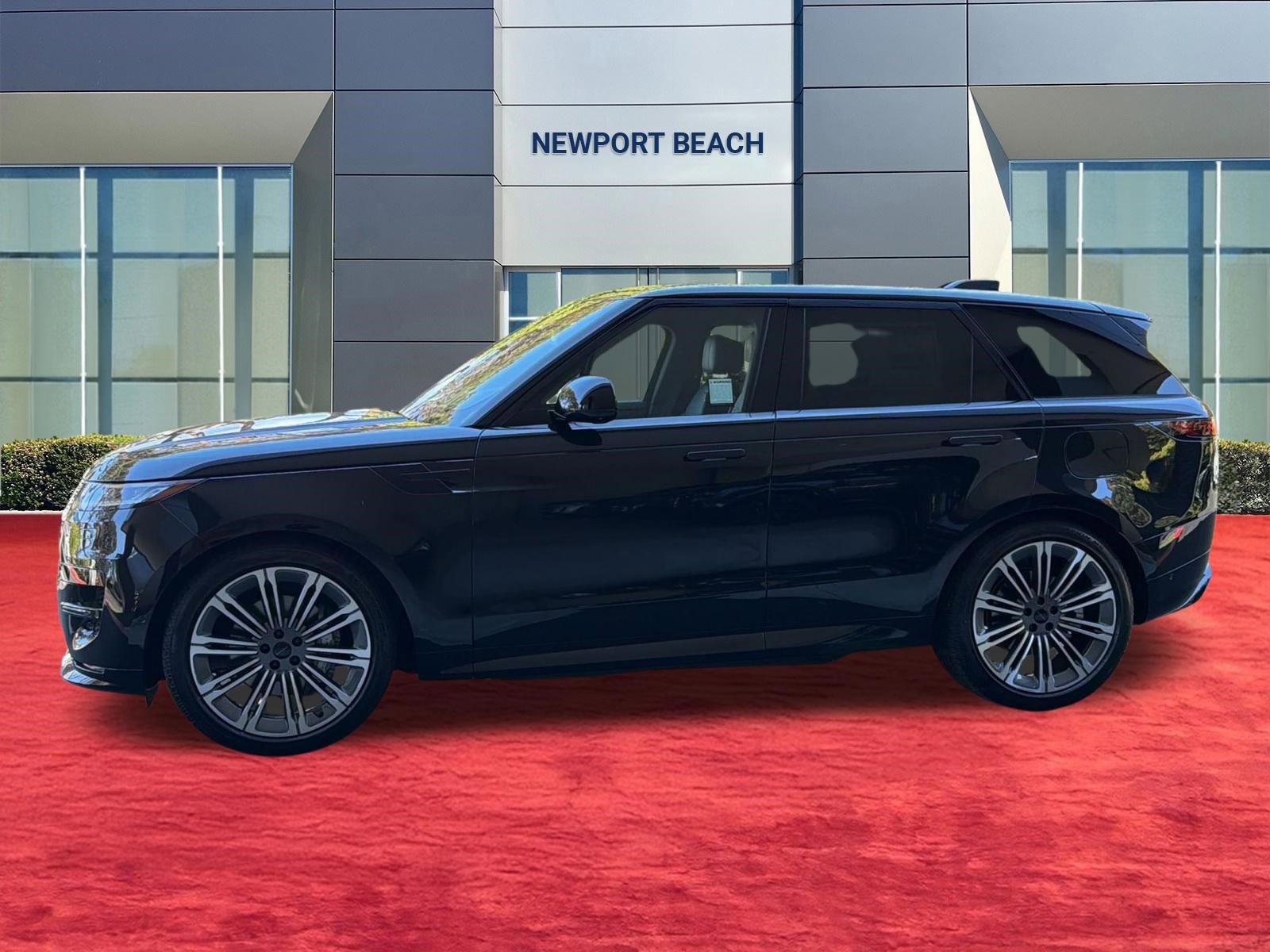 New 2026 Land Rover Range Rover Sport Dynamic SE image 2