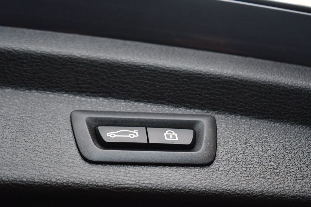 Used 2018 BMW X2 sDrive28i w/ Convenience Package image 9