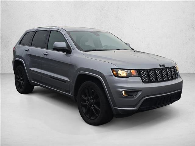Used 2019 Jeep Grand Cherokee Altitude image 3