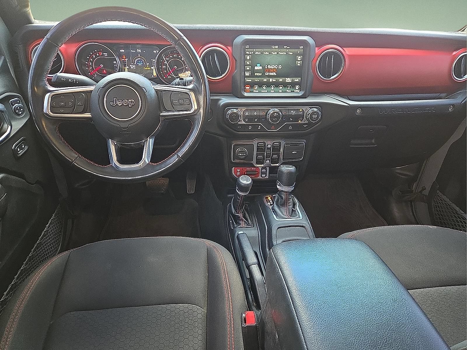 Used 2022 Jeep Wrangler Unlimited Rubicon w/ Cold Weather Group AWD/4WD image 11