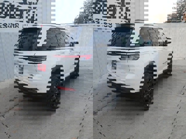 New 2025 Jeep Grand Cherokee Limited image 18