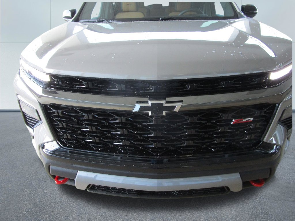 New 2027 Chevrolet Traverse Z71 w/ LPO, Floor Liner Package AWD/4WD image 22