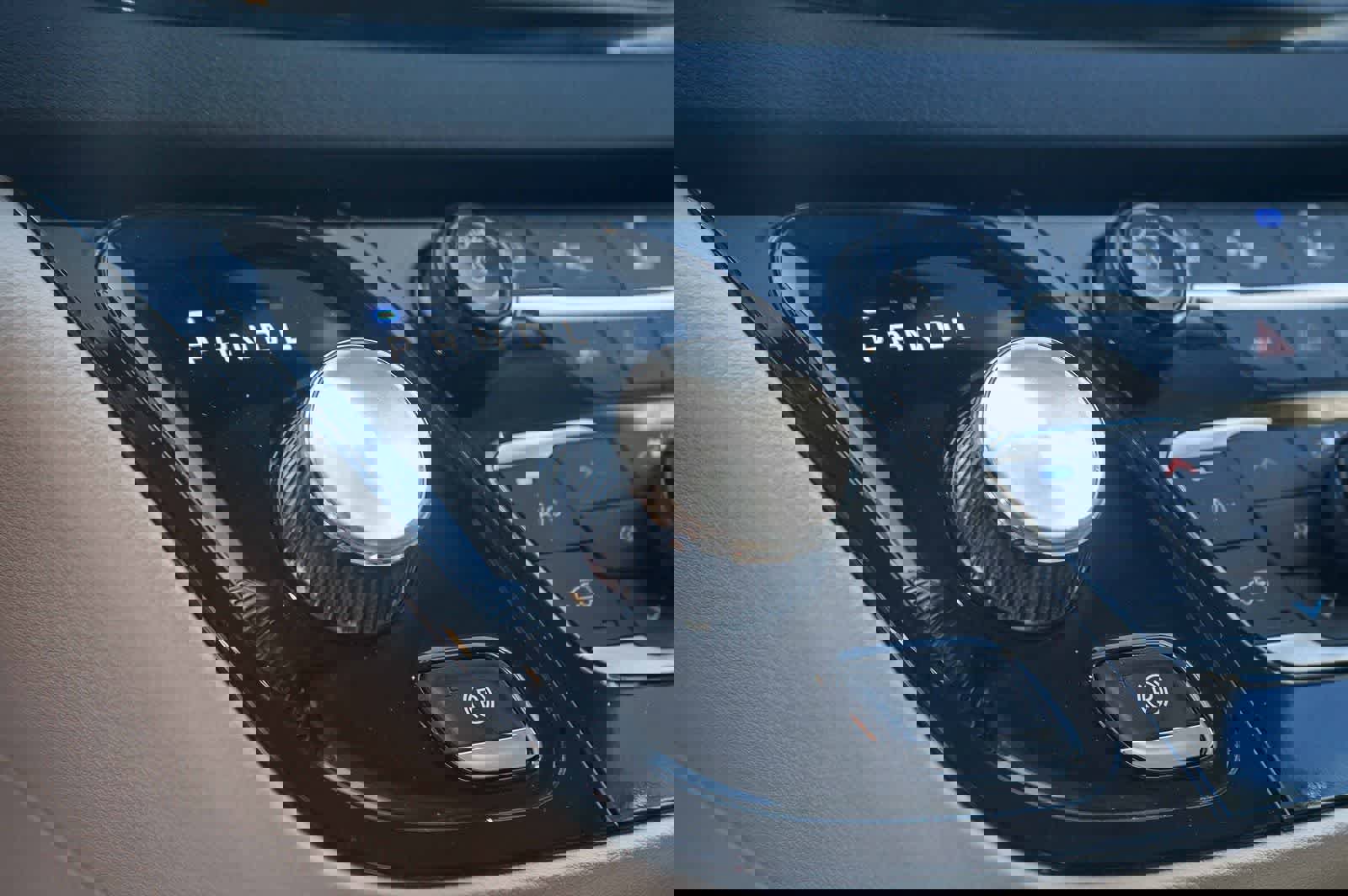 Used 2024 Chrysler Pacifica Touring-L image 18