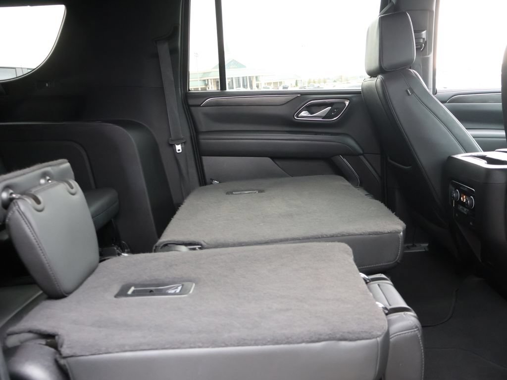 Used 2024 Chevrolet Suburban LT AWD/4WD image 12