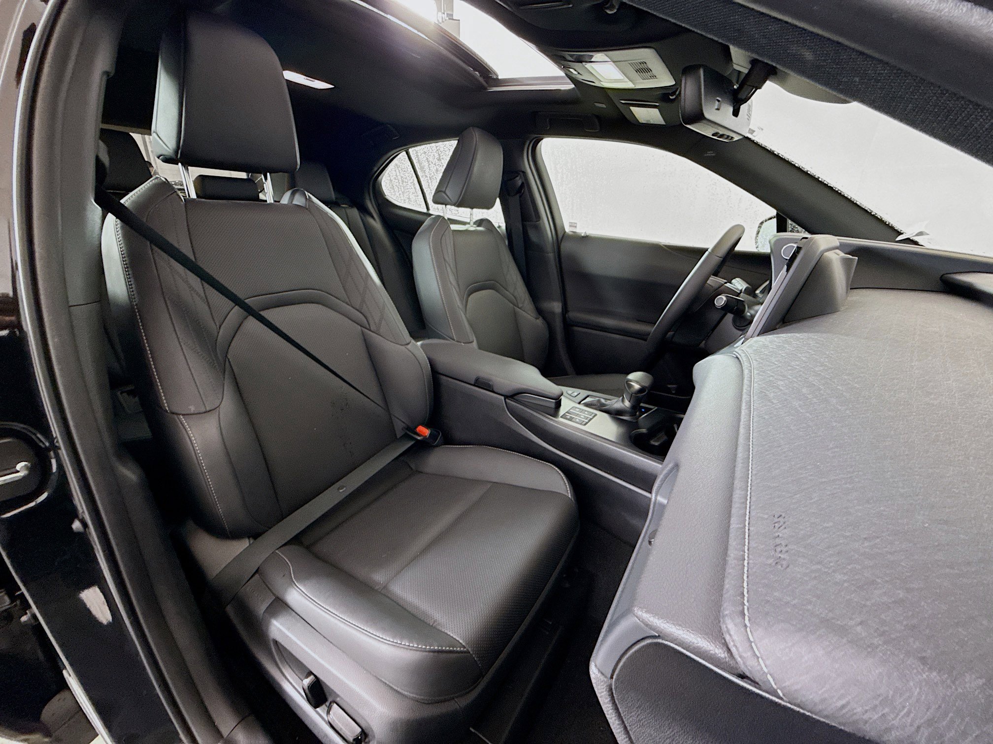 Used 2023 Lexus UX 250h AWD w/ Premium Package image 26