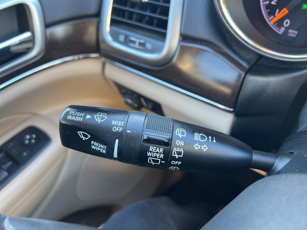 Used 2018 Jeep Grand Cherokee Limited image 13