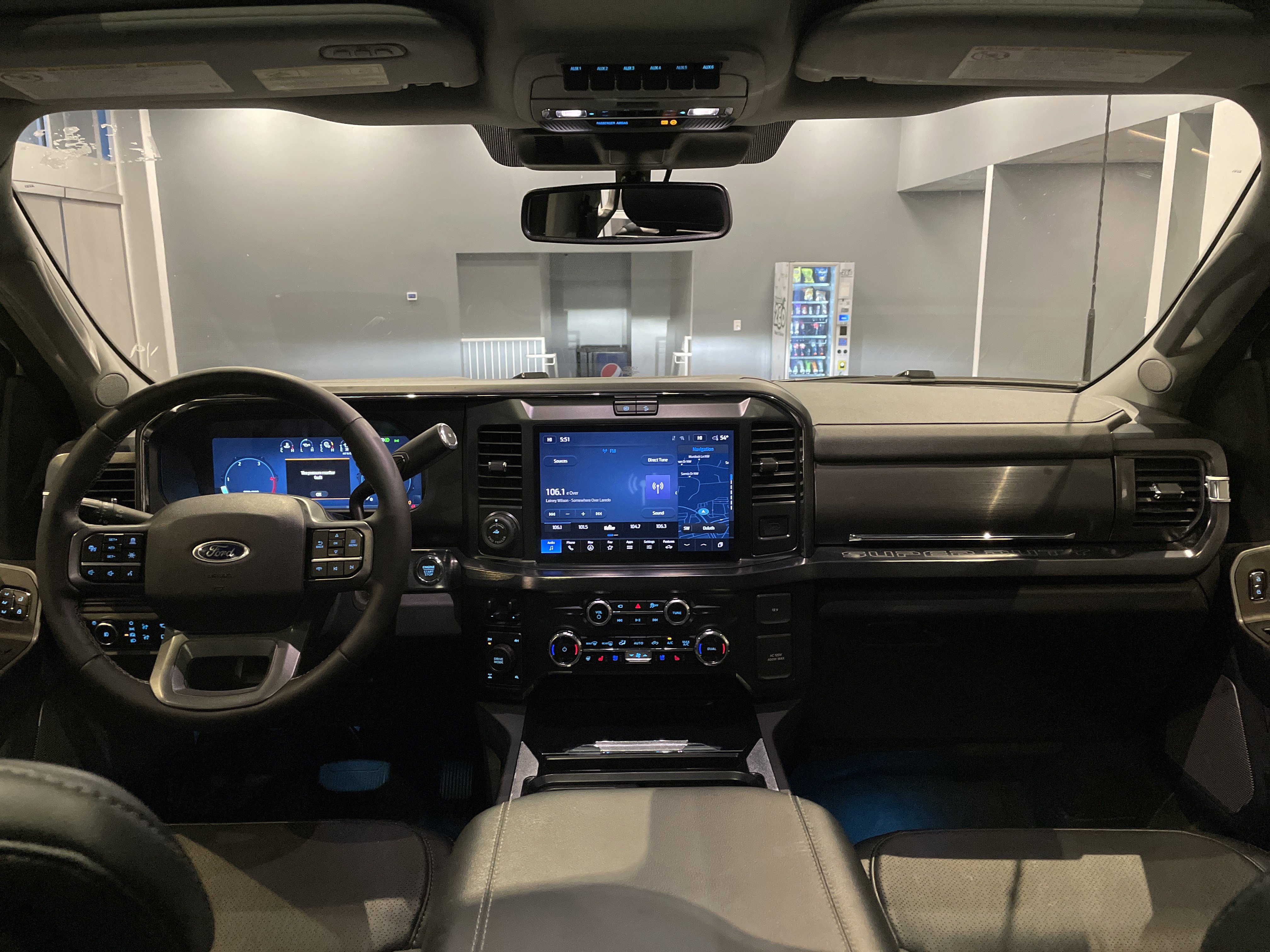 Used 2025 Ford F250 Lariat w/ Lariat Ultimate Package image 34