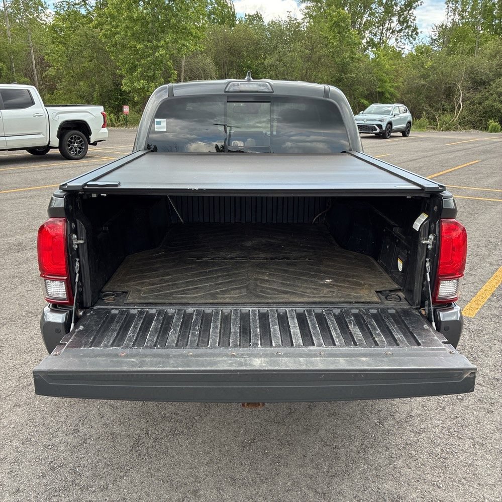 Used 2019 Toyota Tacoma TRD Off-Road w/ Technology Package AWD/4WD image 10