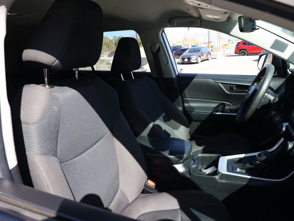 Used 2024 Toyota RAV4 LE image 21