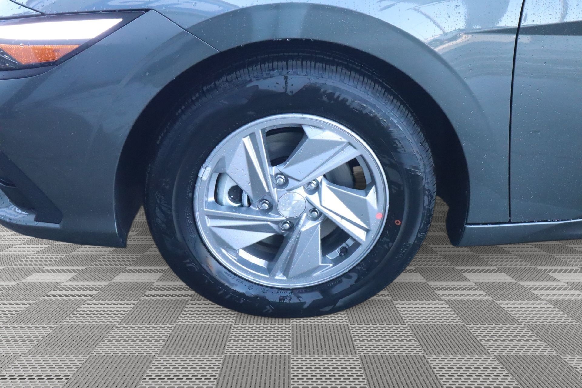 New 2026 Hyundai Elantra SE FWD image 4