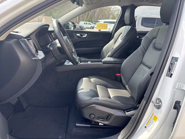 Used 2025 Volvo XC60 B5 Plus image 36