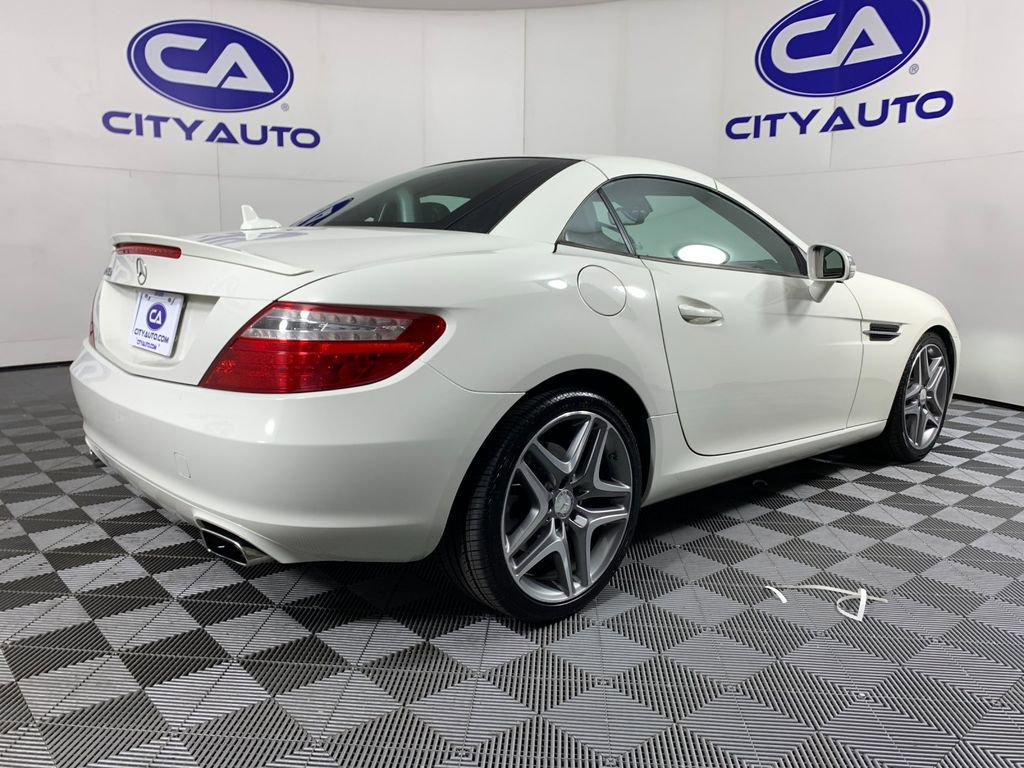 Used 2013 Mercedes-Benz SLK 250 image 3