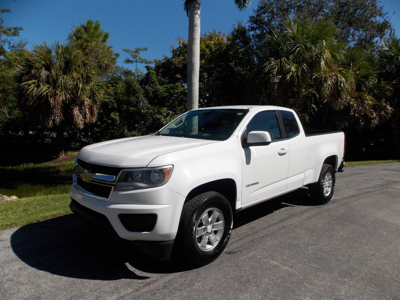 Used 2015 Chevrolet Colorado W/T w/ WT Convenience Package RWD image 3