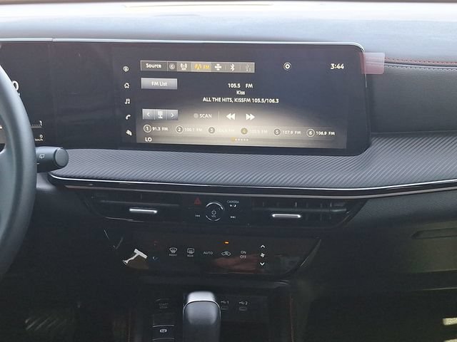 Certified 2025 Nissan Kicks SR w/ Illumination Package FWD image 19