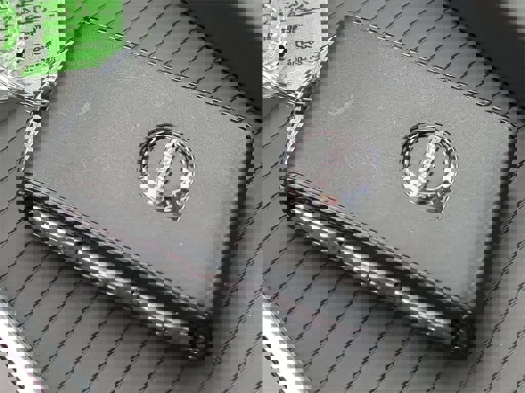 Certified 2025 Volvo XC60 T8 Core w/ Protection Package Premier image 32