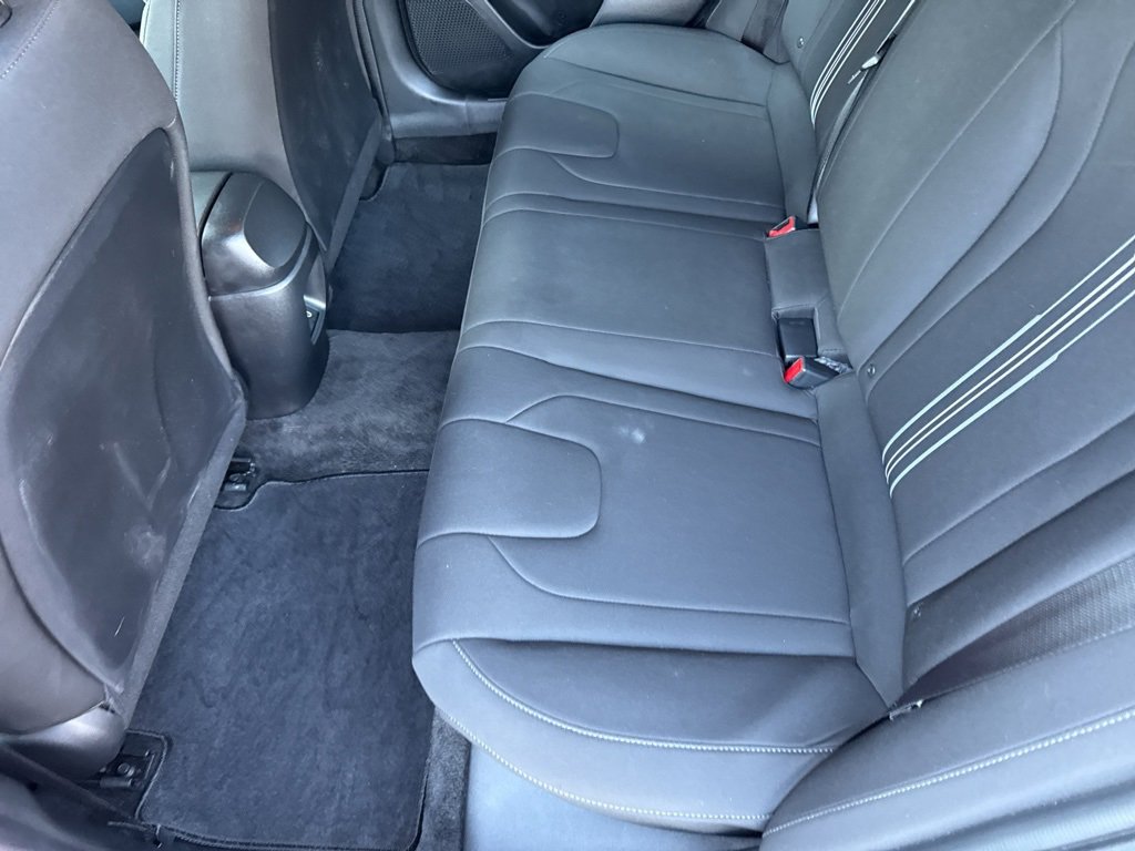 Certified 2025 Hyundai Elantra Sport image 15