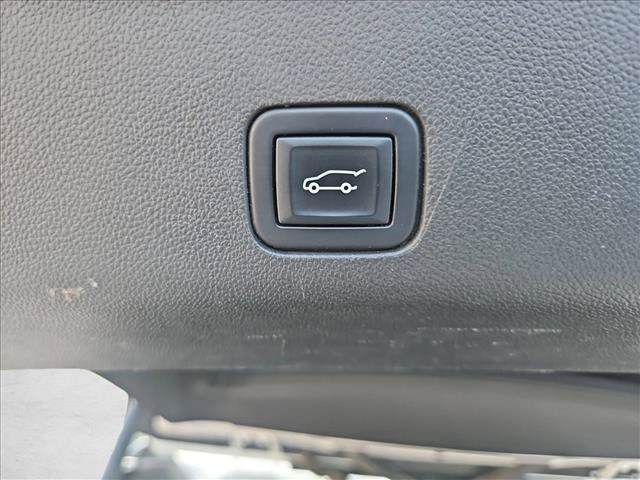 Used 2022 GMC Yukon AT4 AWD/4WD image 7