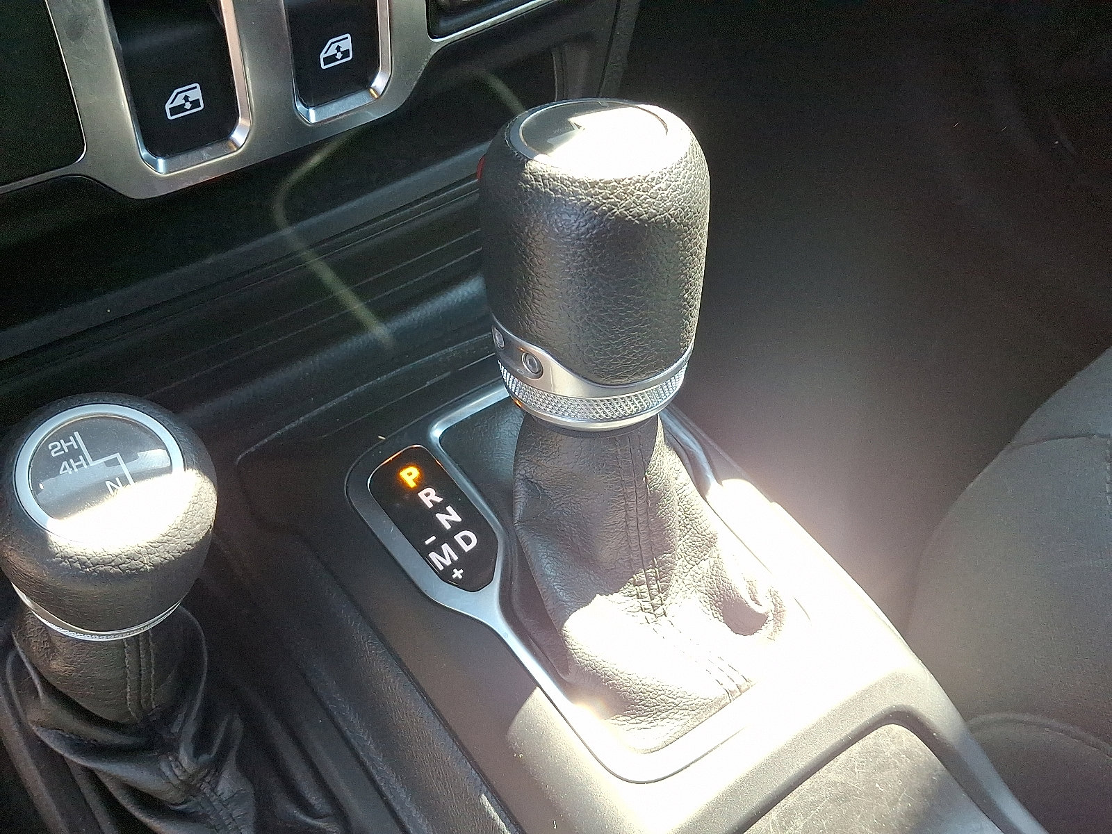 Used 2021 Jeep Wrangler Sport image 15