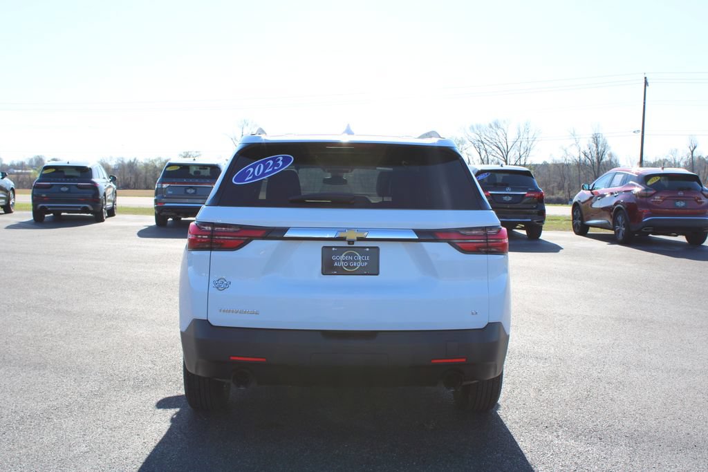 Used 2023 Chevrolet Traverse LT FWD image 8