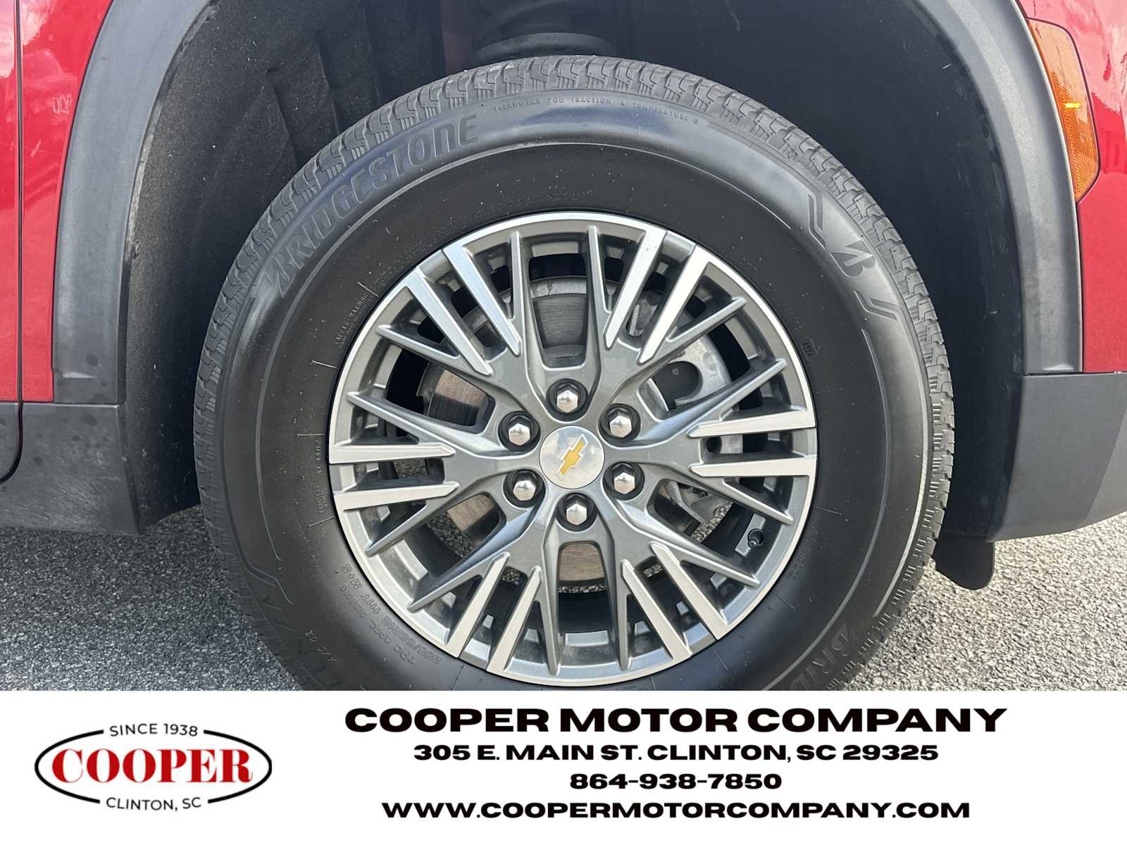 Used 2025 Chevrolet Traverse LT image 12