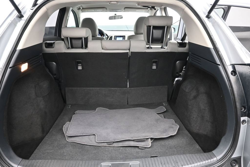 Used 2022 Honda HR-V LX image 15