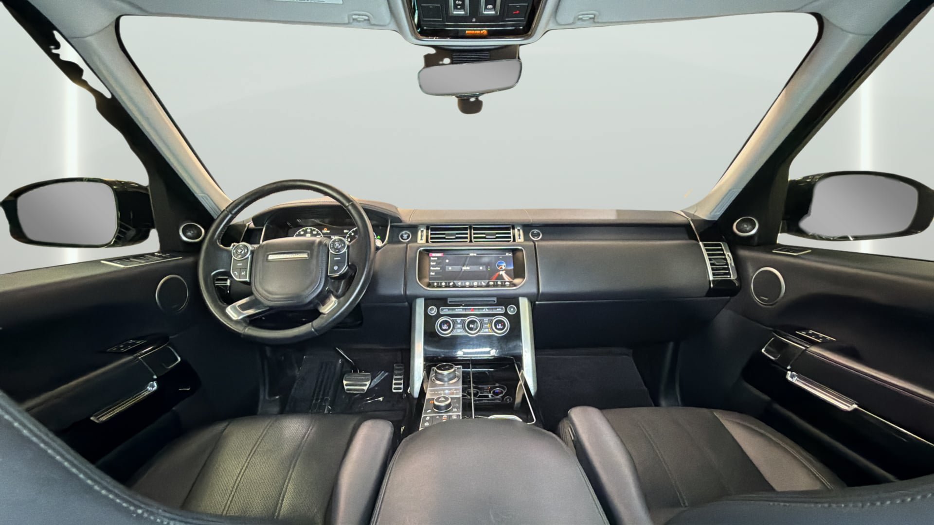 Used 2017 Land Rover Range Rover Supercharged AWD/4WD image 31