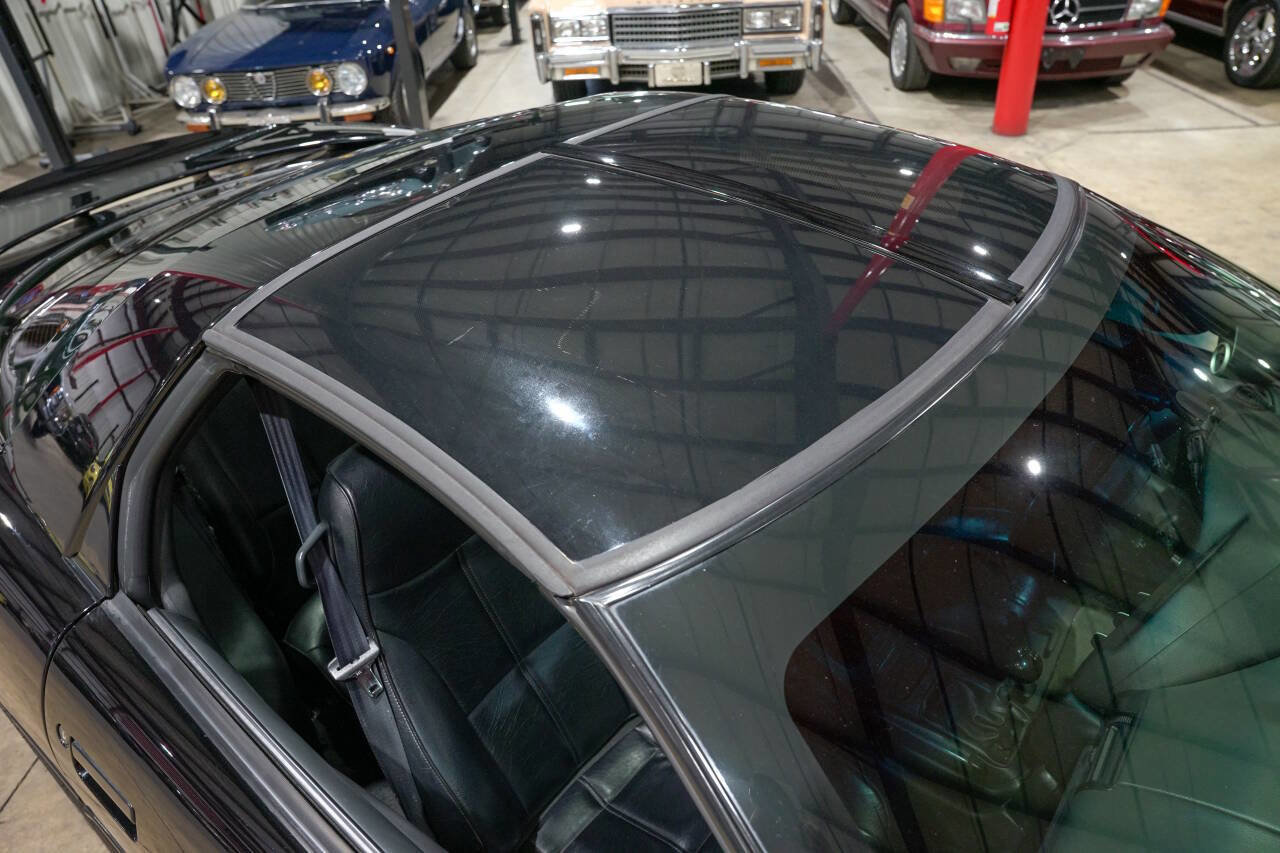 Used 1994 Chevrolet Camaro Z28 RWD image 19