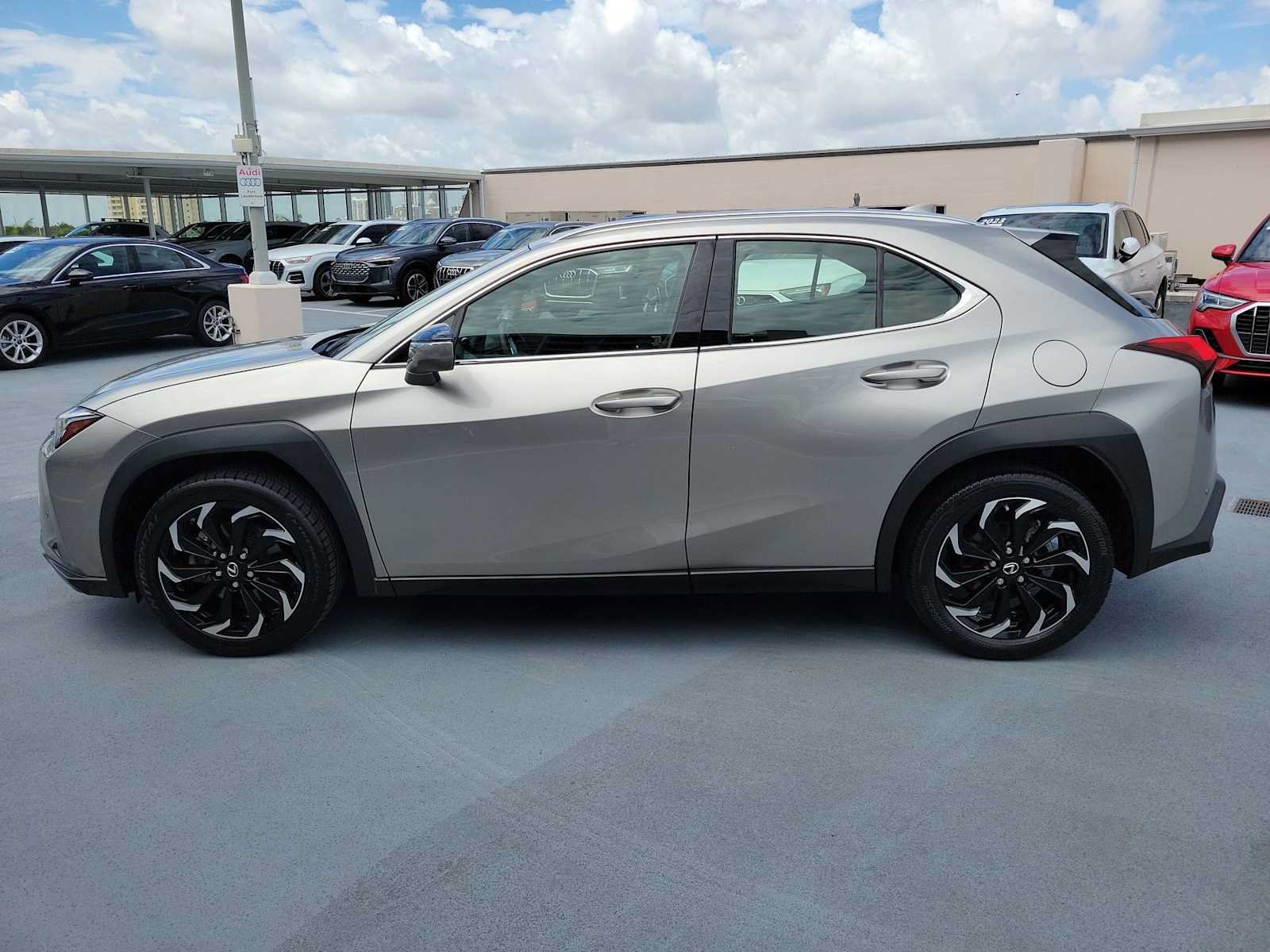 Used 2021 Lexus UX 200 w/ Accessory Package (Z1) FWD image 3