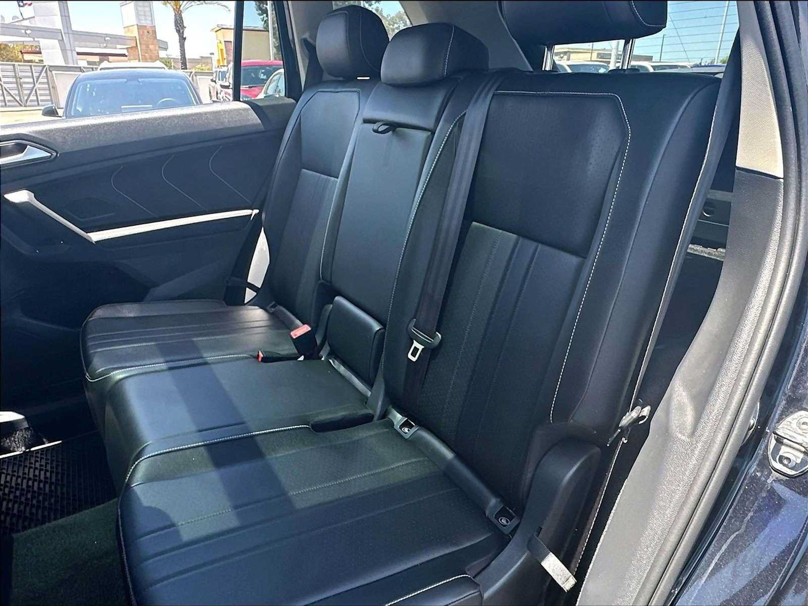 Used 2022 Volkswagen Tiguan SE AWD/4WD image 28