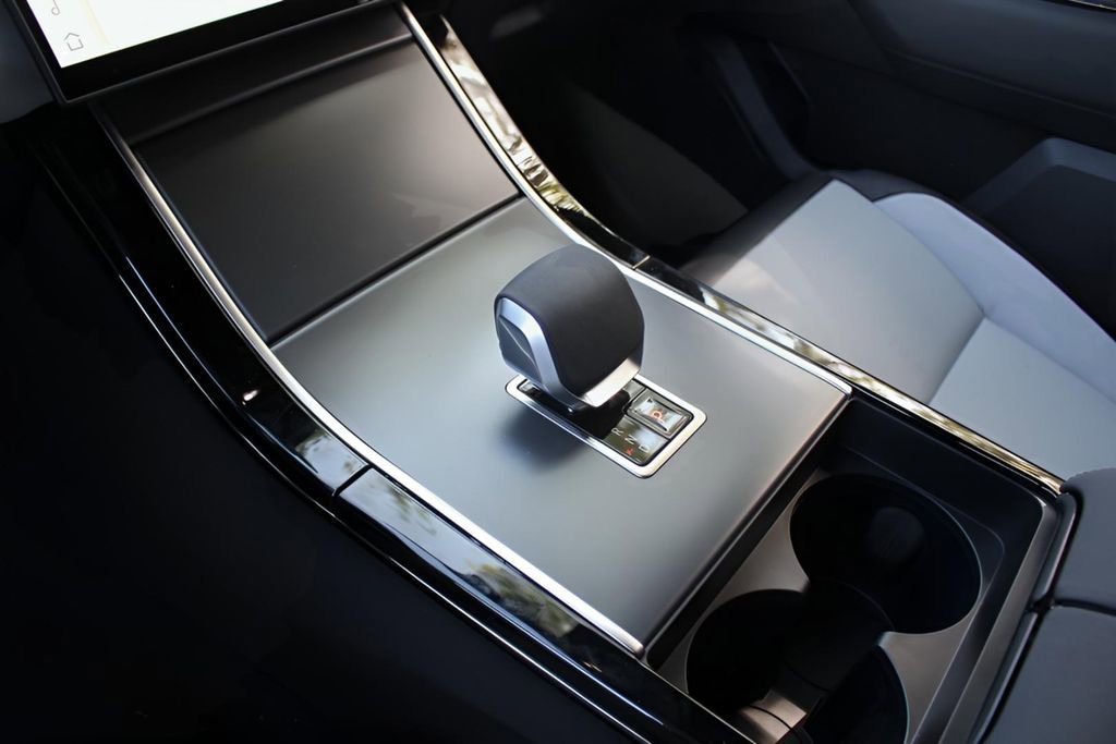 Used 2026 Land Rover Range Rover Velar S image 24