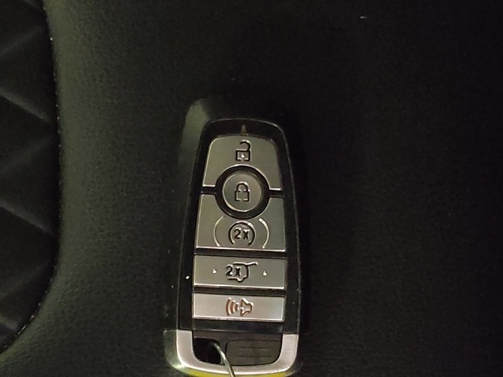 Used 2024 Ford Edge Titanium image 32