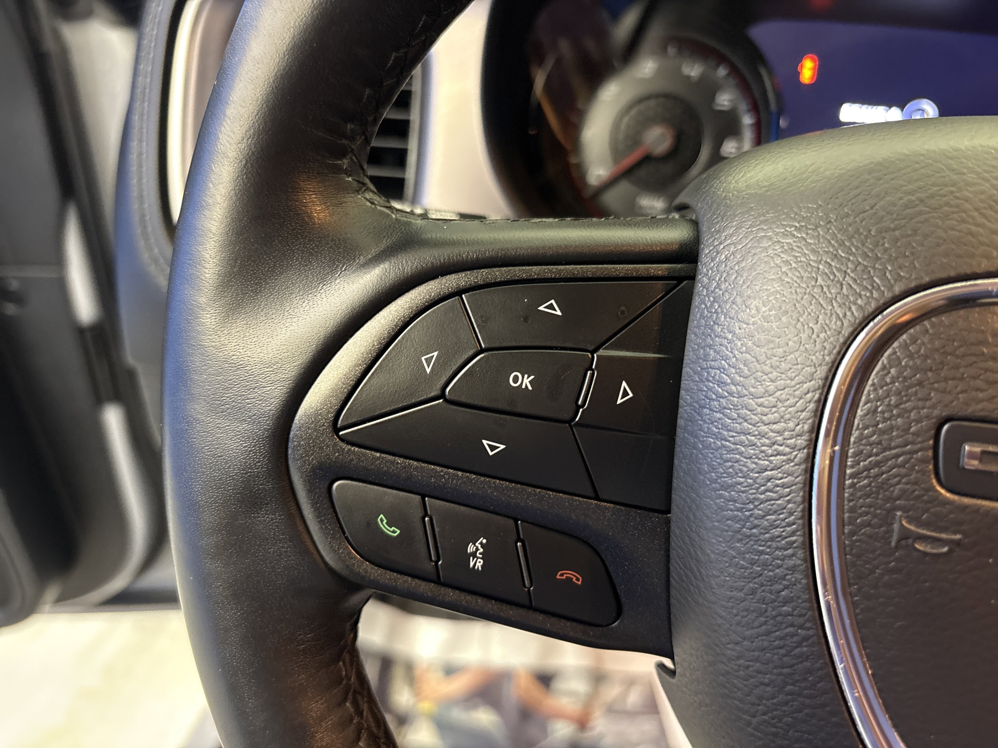 Used 2022 Dodge Charger SXT w/ Plus Group RWD image 15