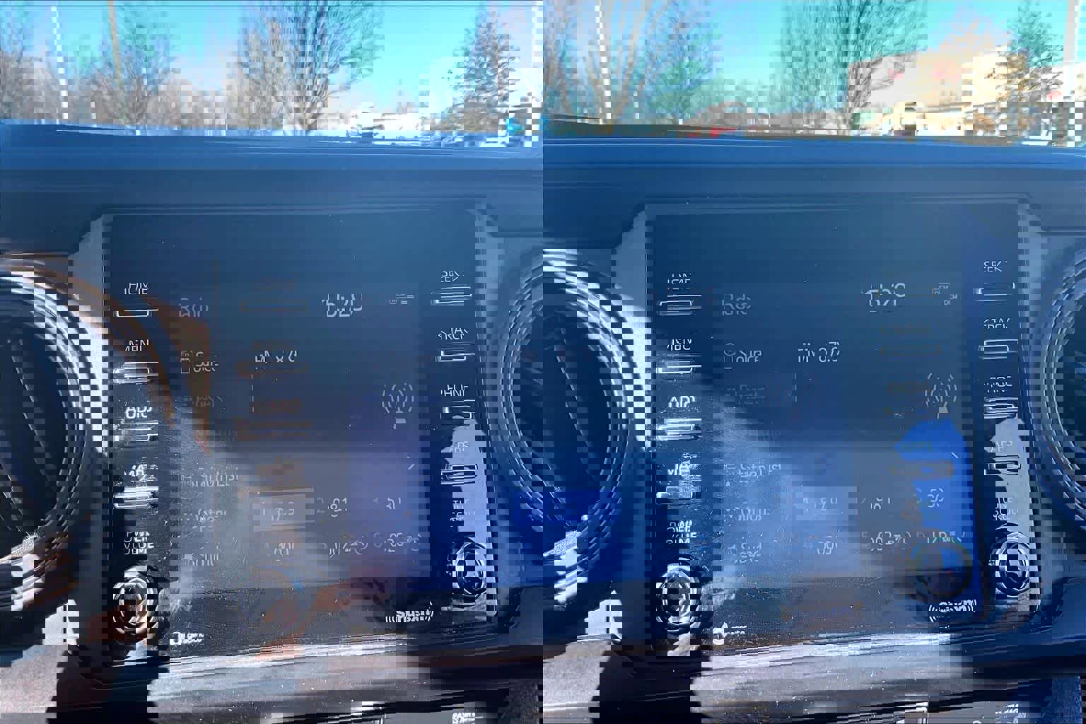 Used 2023 Toyota Tacoma SR image 33