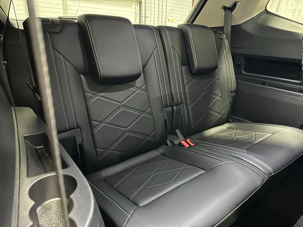 Used 2025 Volkswagen Atlas SE image 60