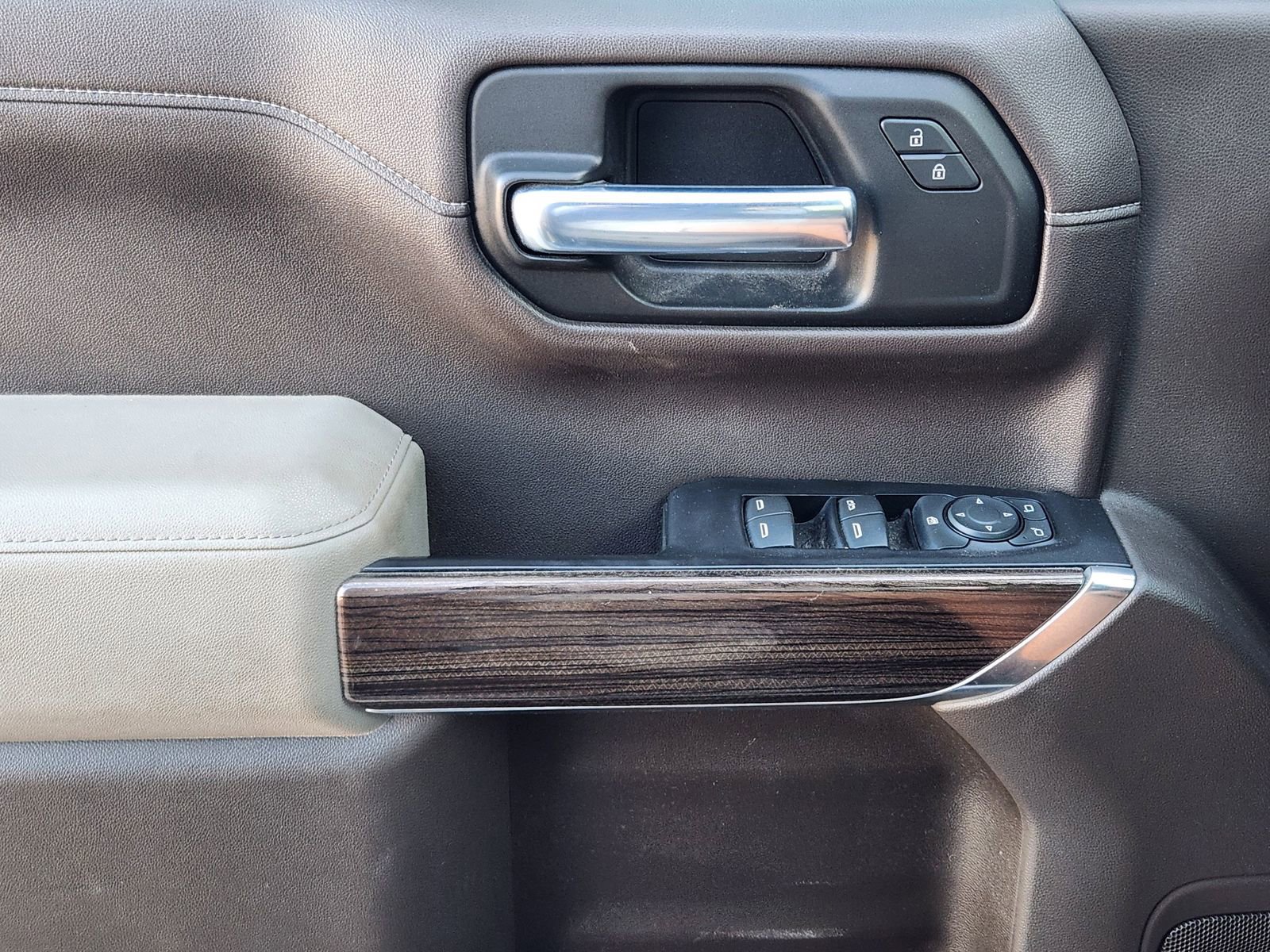 Used 2019 Chevrolet Silverado 1500 LT w/ Texas Edition image 26