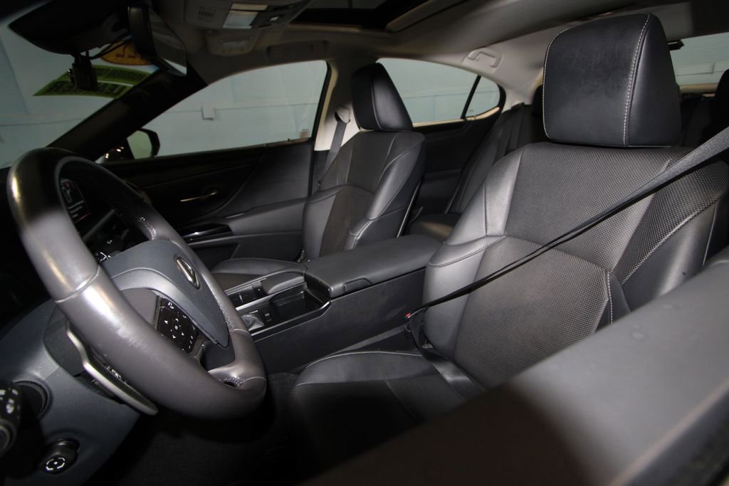 Used 2022 Lexus ES 350 w/ Premium Package image 4