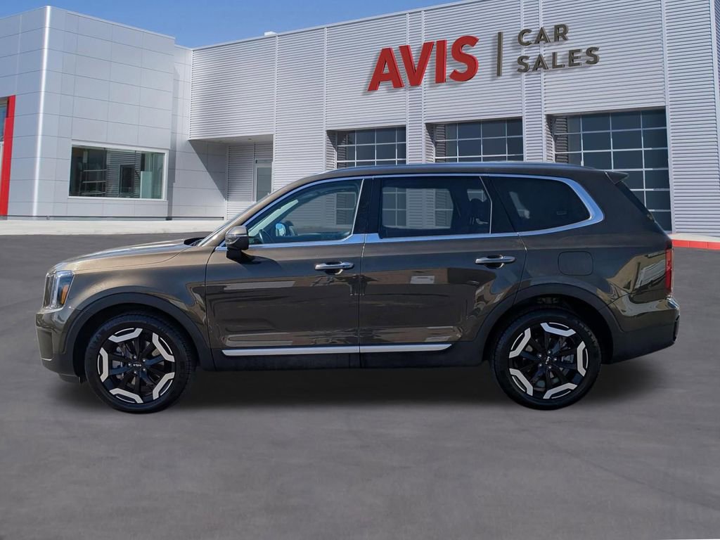 Used 2025 Kia Telluride S image 10
