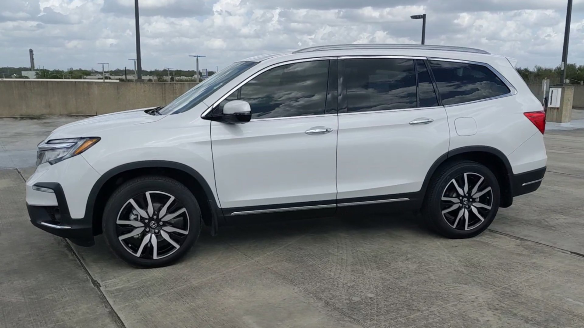Used 2020 Honda Pilot Touring image 11