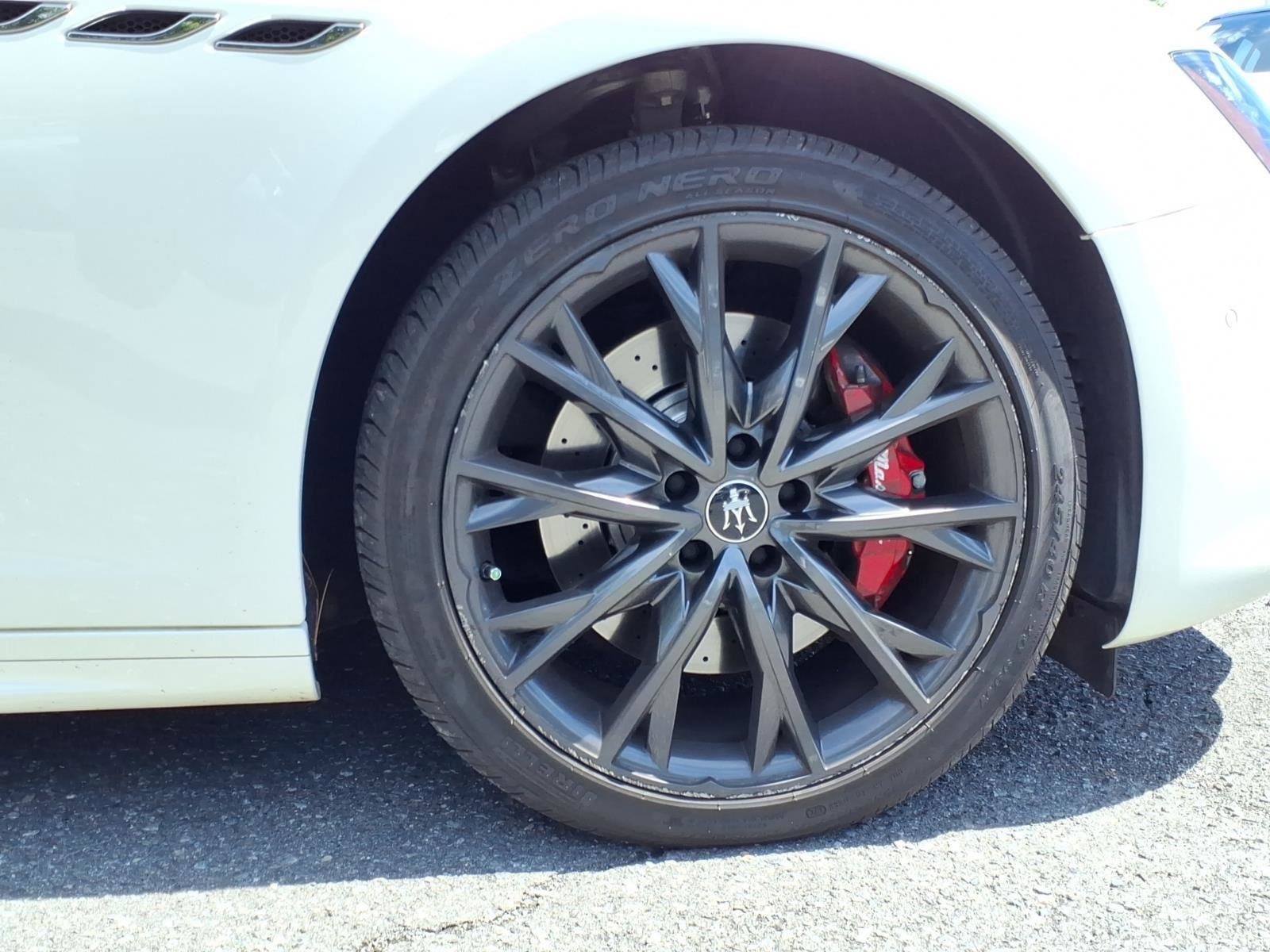 Used 2022 Maserati Ghibli Modena RWD image 12